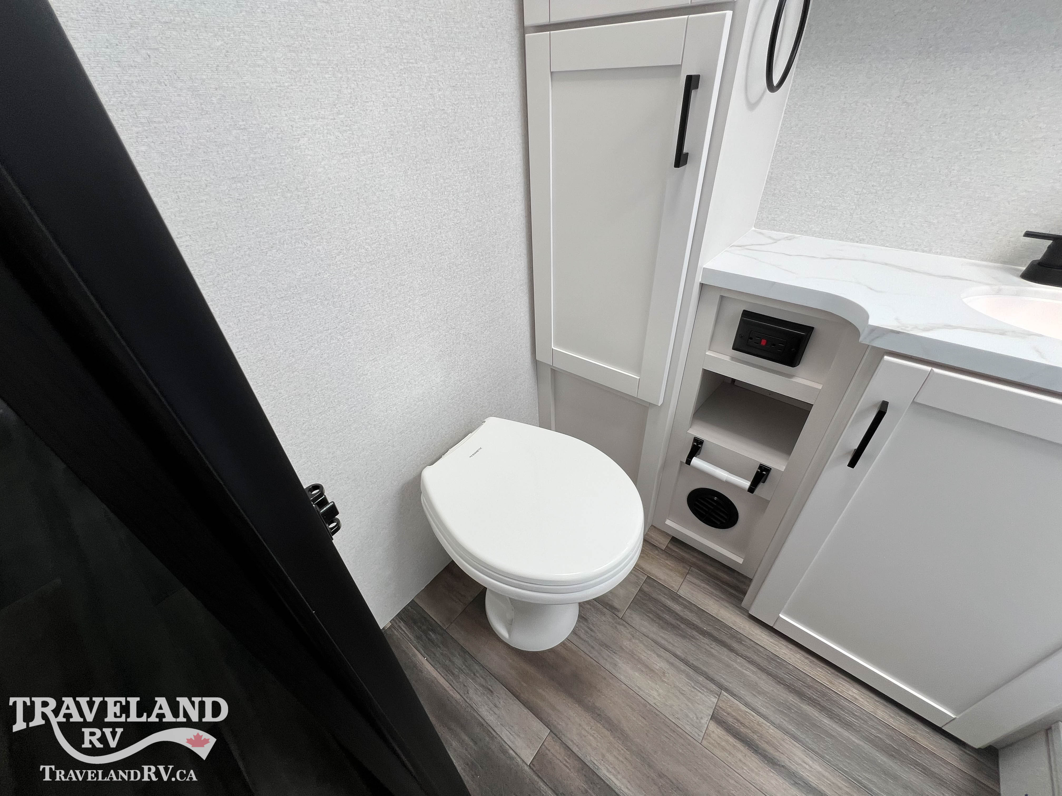 2026 Highland Ridge Range Lite 211RKM - Image 18