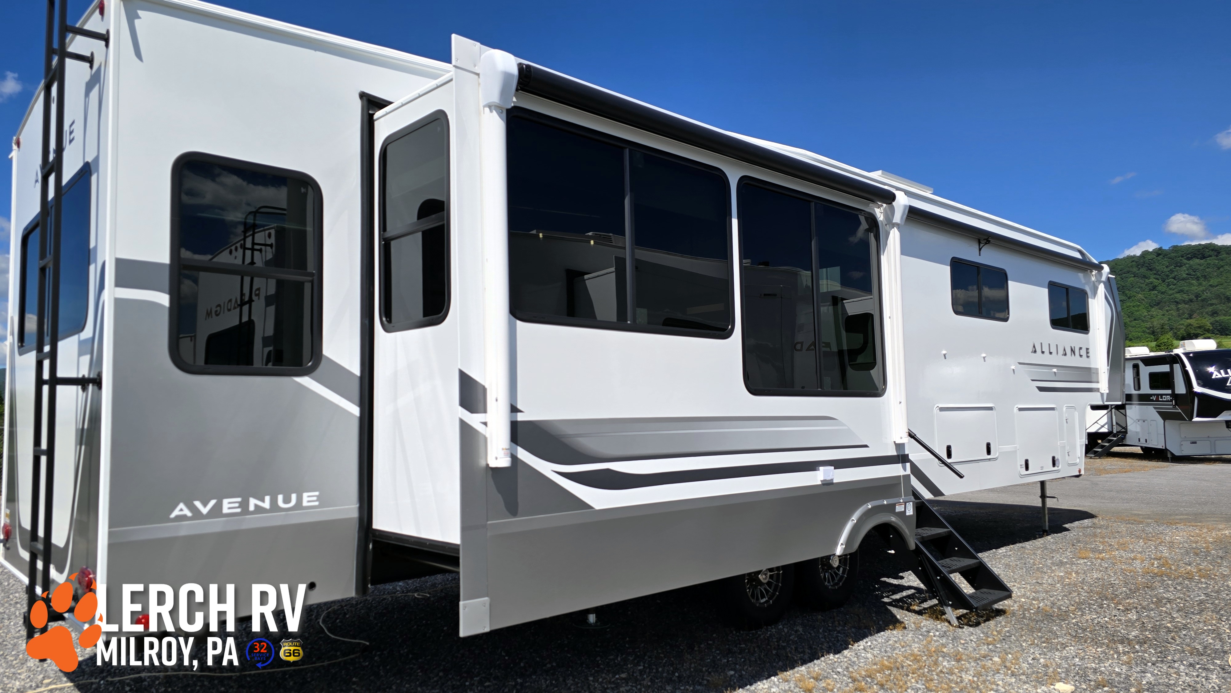 2027 Alliance RV Avenue 39MBR - Image 8