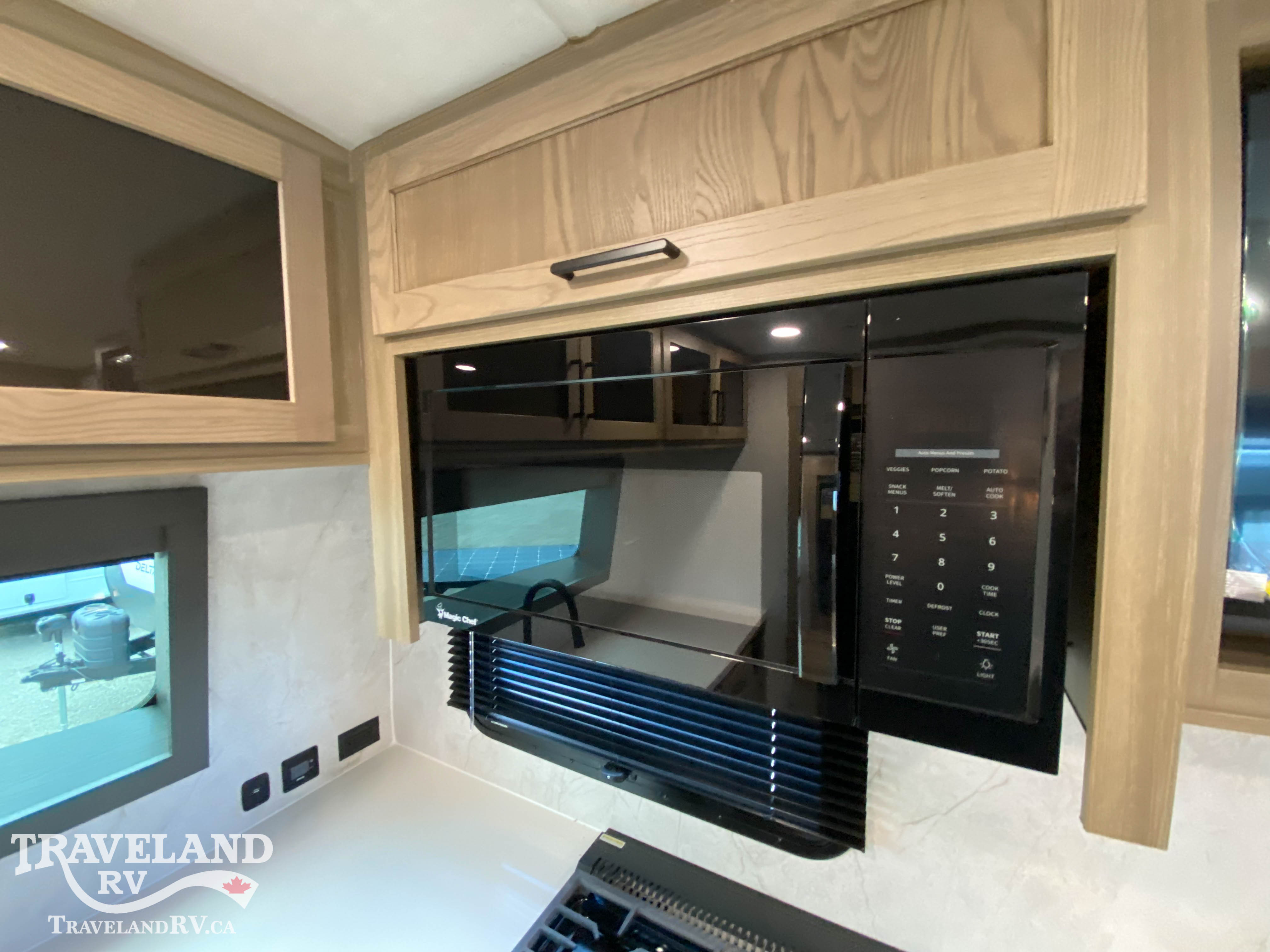 2026 Forest River Rockwood Signature Ultra Lite 8263MBR - Image 12