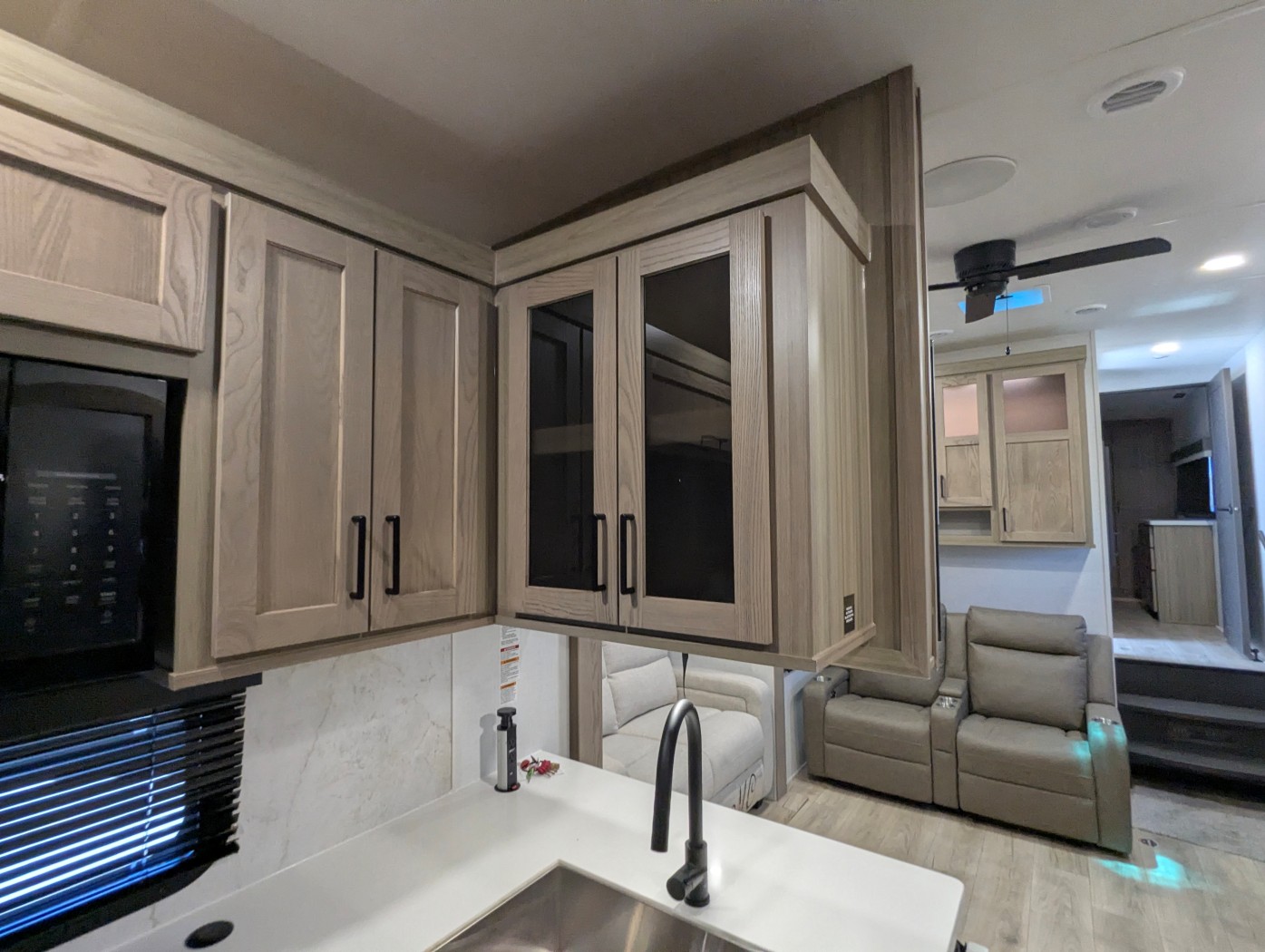 2026 Forest River Rockwood Signature R371RK - Image 35