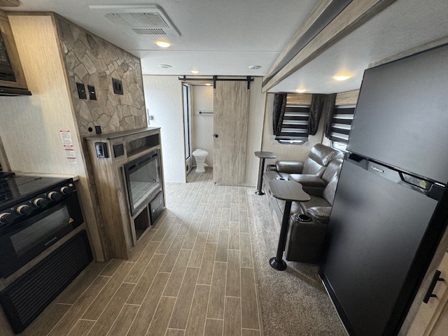 2020 CHEROKEE ALPHA WOLF 22SW - Image 16