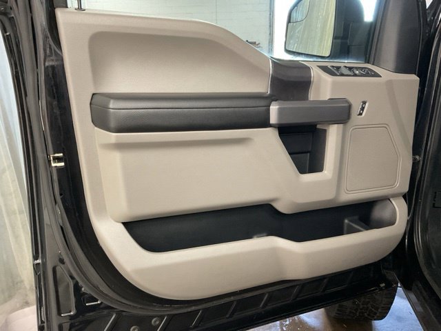 2019 Ford F150 Crew Cab XLT 4WD - Image 14