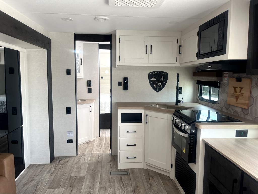 2026 VENTURE RV SIENNA 241VRD - Image 9