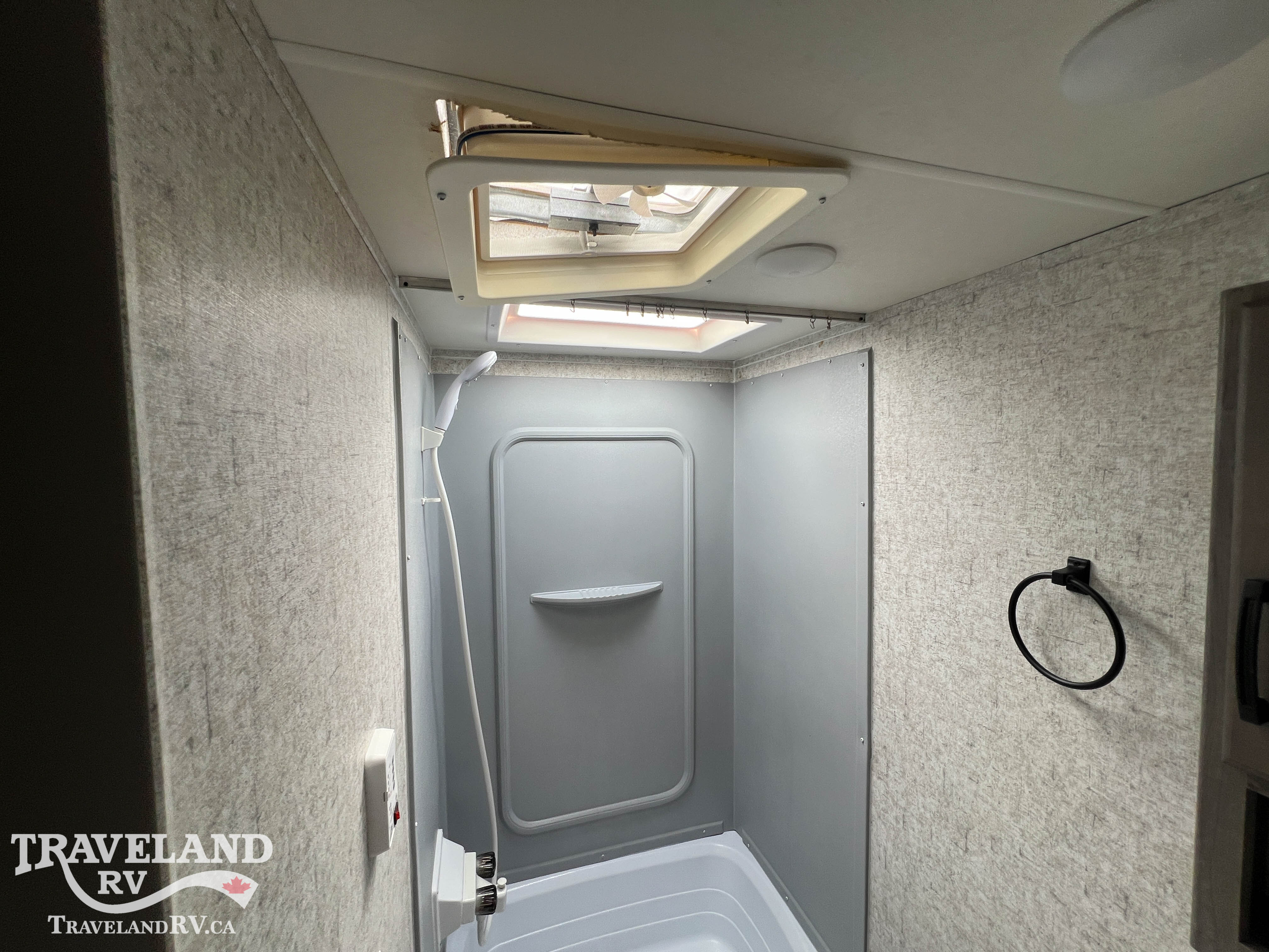 2020 COACHMEN APEX NANO 245BHS - Image 24