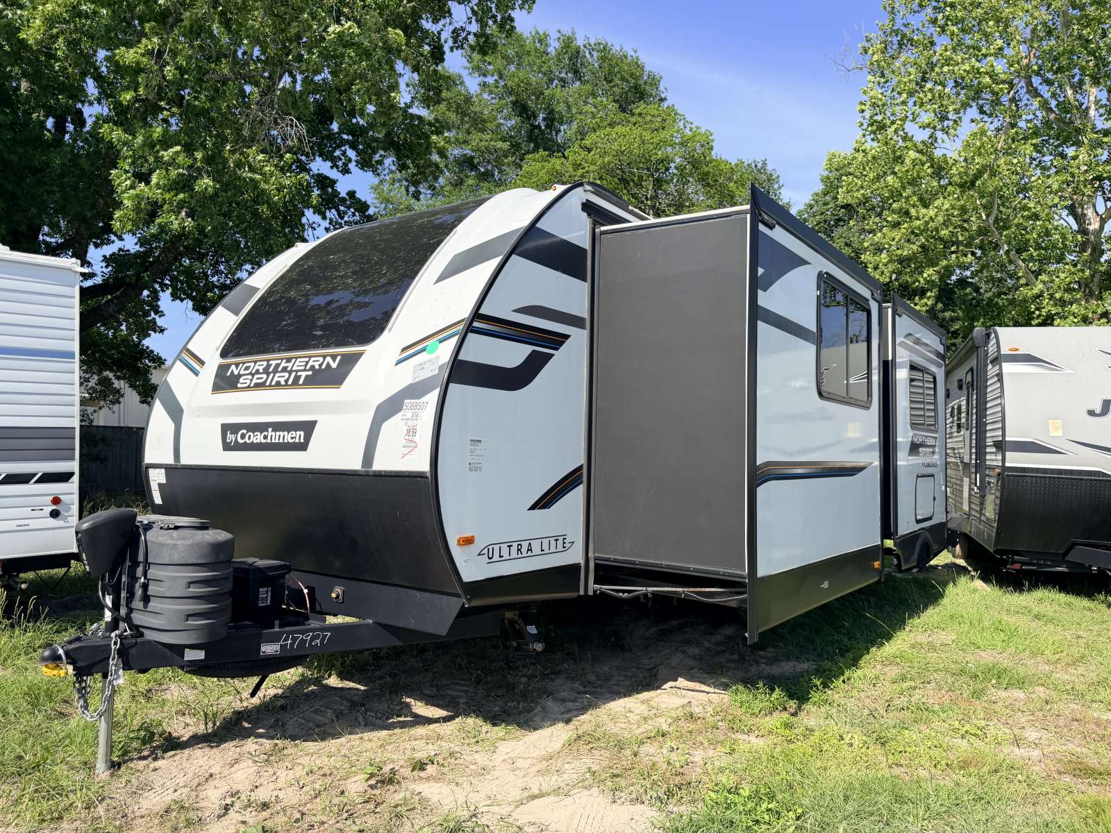 2025 Coachmen Northern Spirit 2565FK - Image 3