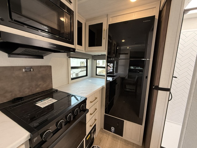 2026 Forest River Surveyor Legend 205RKLE - Image 15