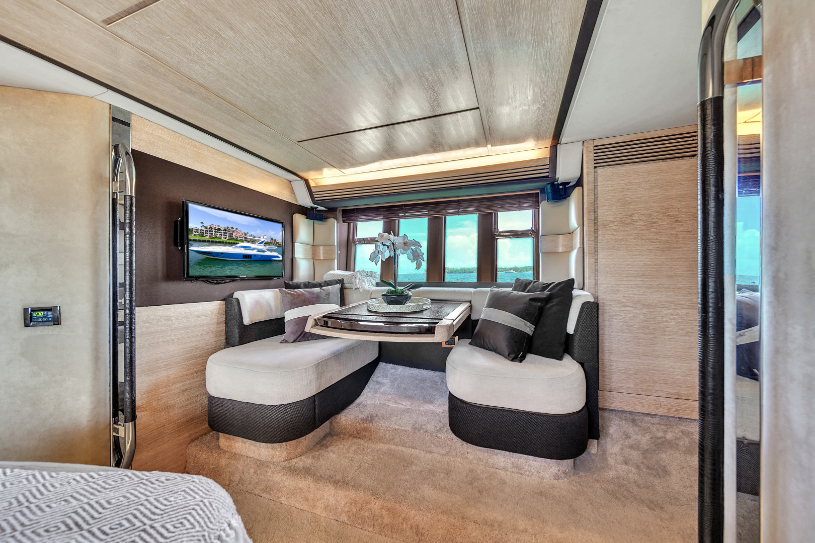 2012 Azimut 64 FLY - Image 80
