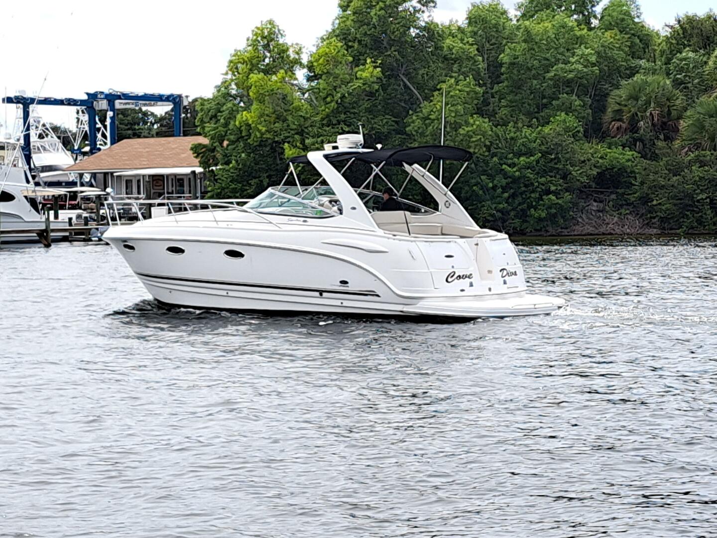 2005 Chaparral 330 Signature Cruiser - Image 2