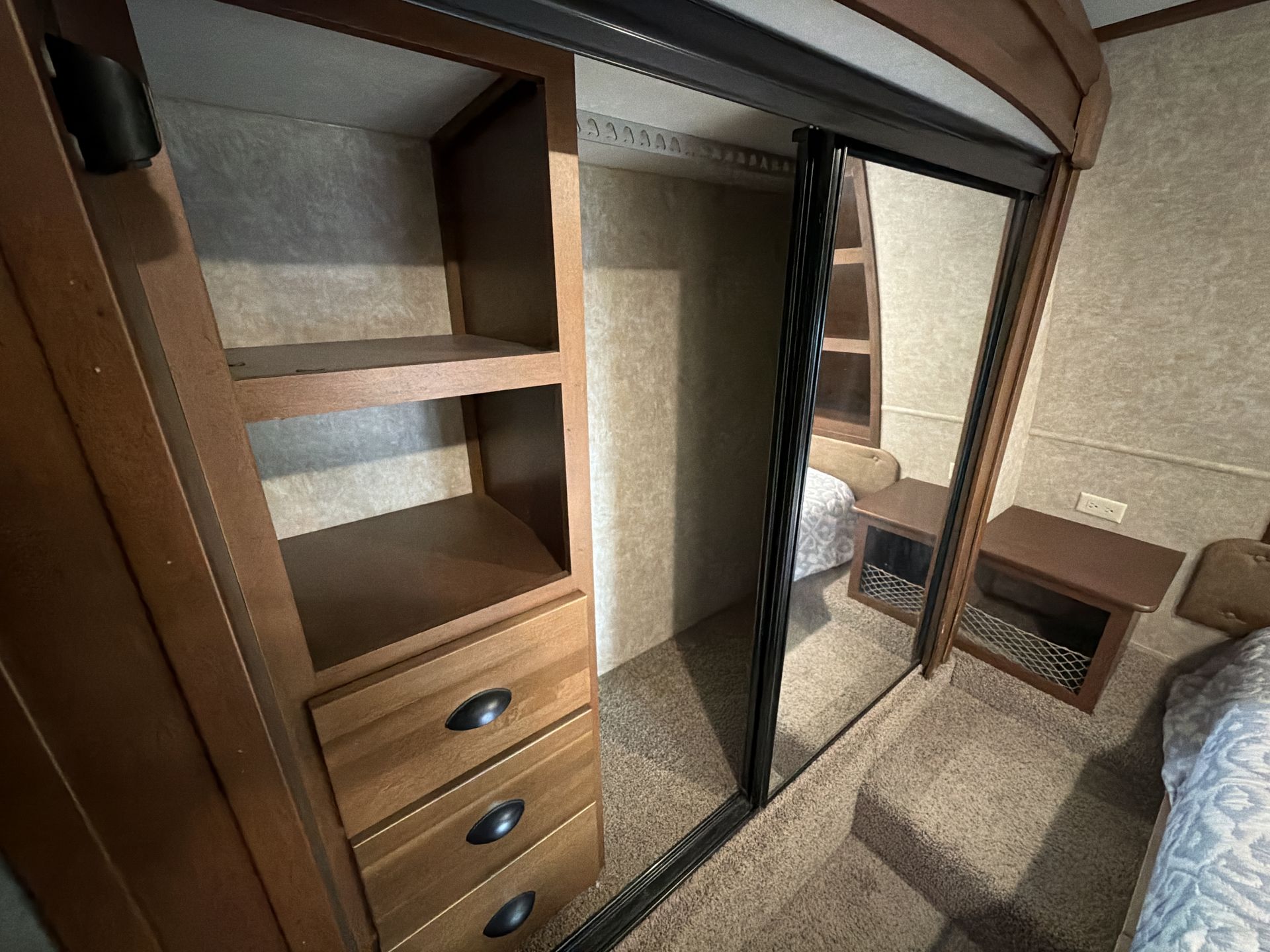 2016 Highland Ridge Light LF297RLS - Image 41