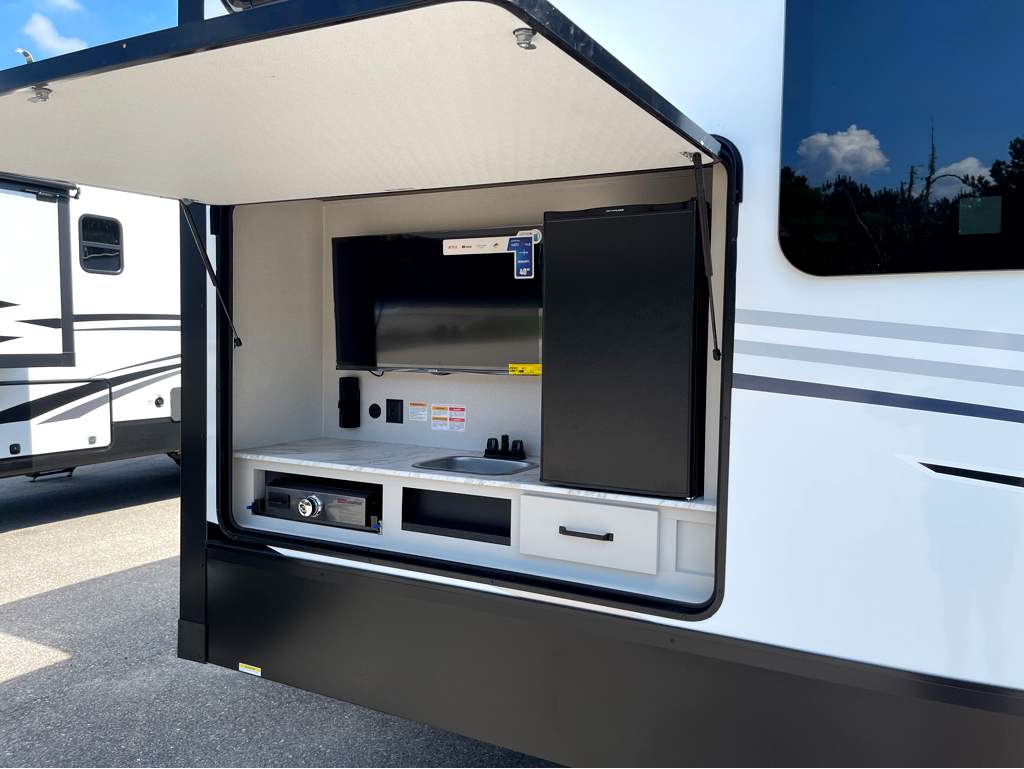 2027 VENTURE RV SPORTTREK 353VIK - Image 5