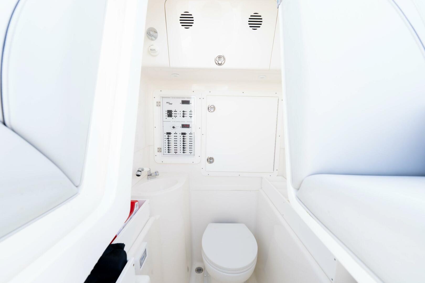 2024 SeaVee 322z - Image 27