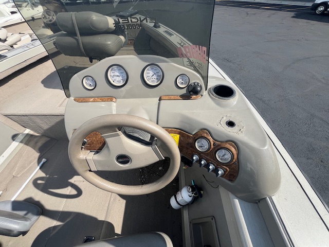 2002 Tracker Targa V18 WT - Image 13