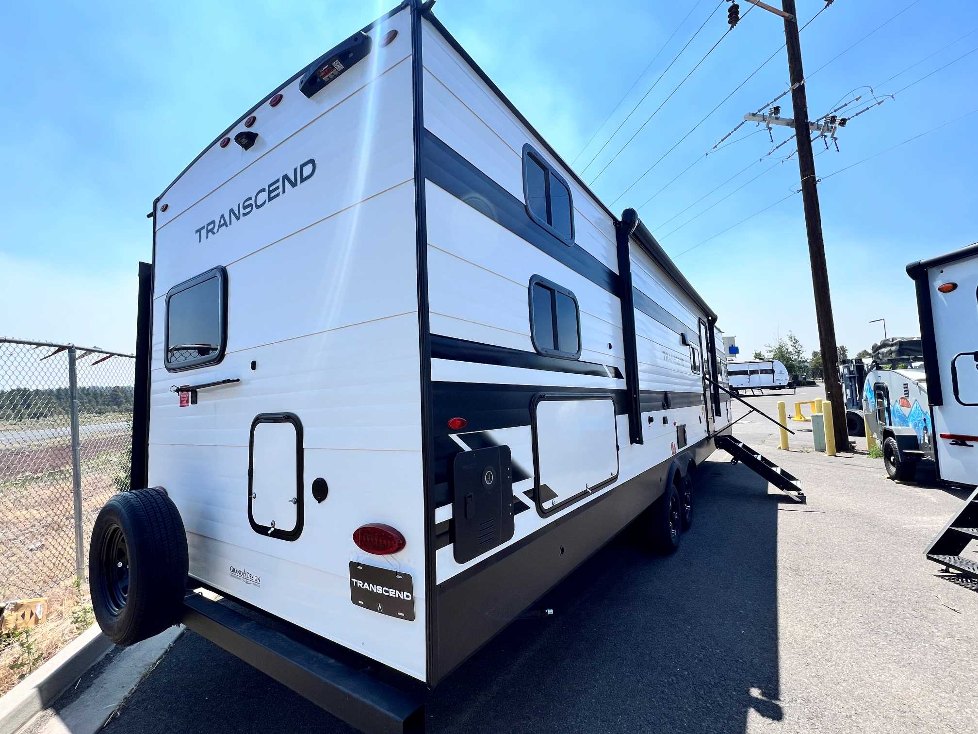 2027 Grand Design Transcend 335BHT - Image 5