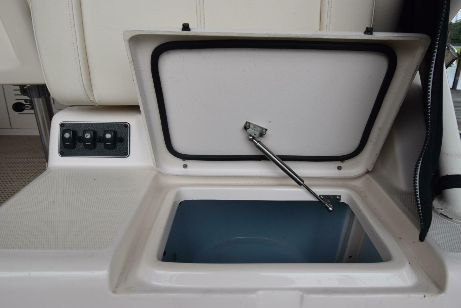 2016 Grady-White Express 330 - Image 87
