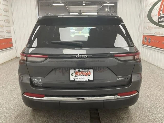 2023 Jeep Grand-Cherokee-L Laredo Altitude 4x4 - Image 6