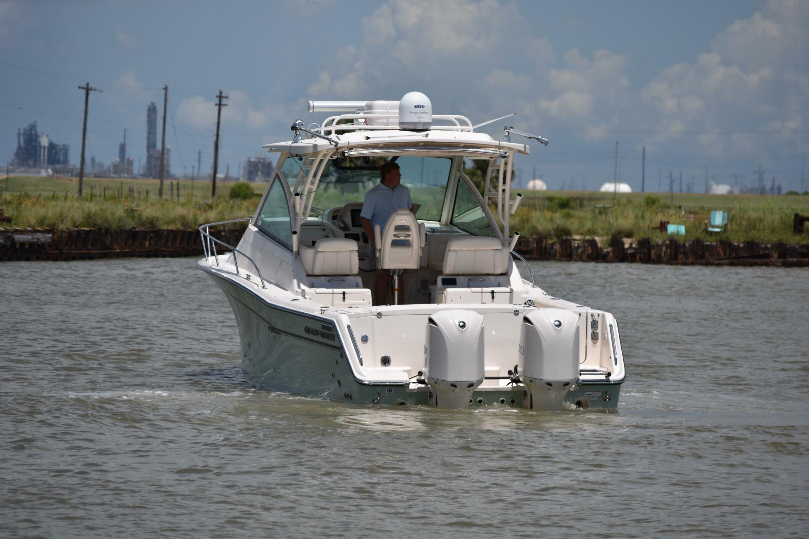 2016 Grady-White 330 Express - Image 53