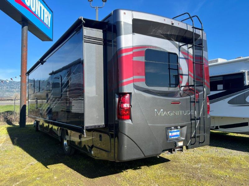 2021 Thor Motor Coach Magnitude SV34 - Image 2