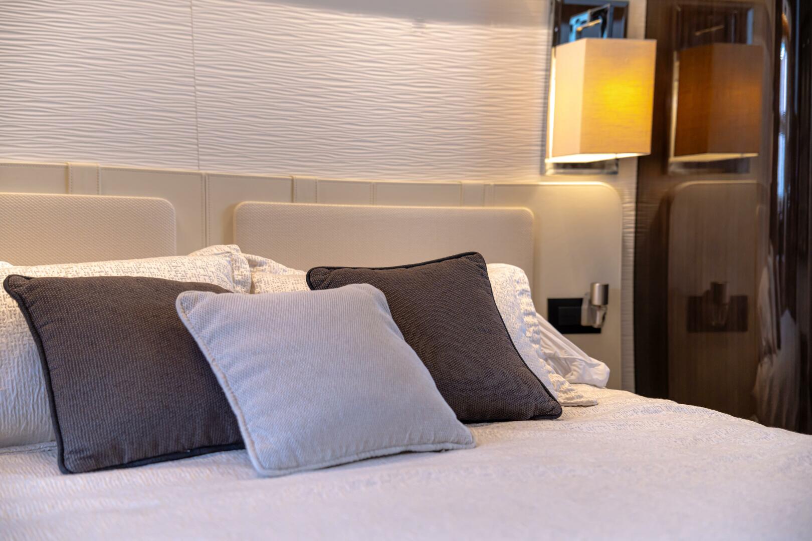 2017 Azimut 77S - Image 113