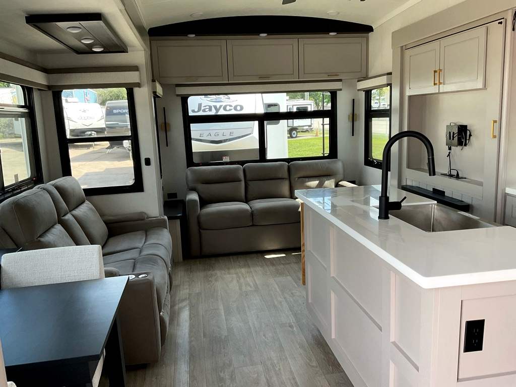 2027 JAYCO NORTH POINT 310RLTS - Image 8
