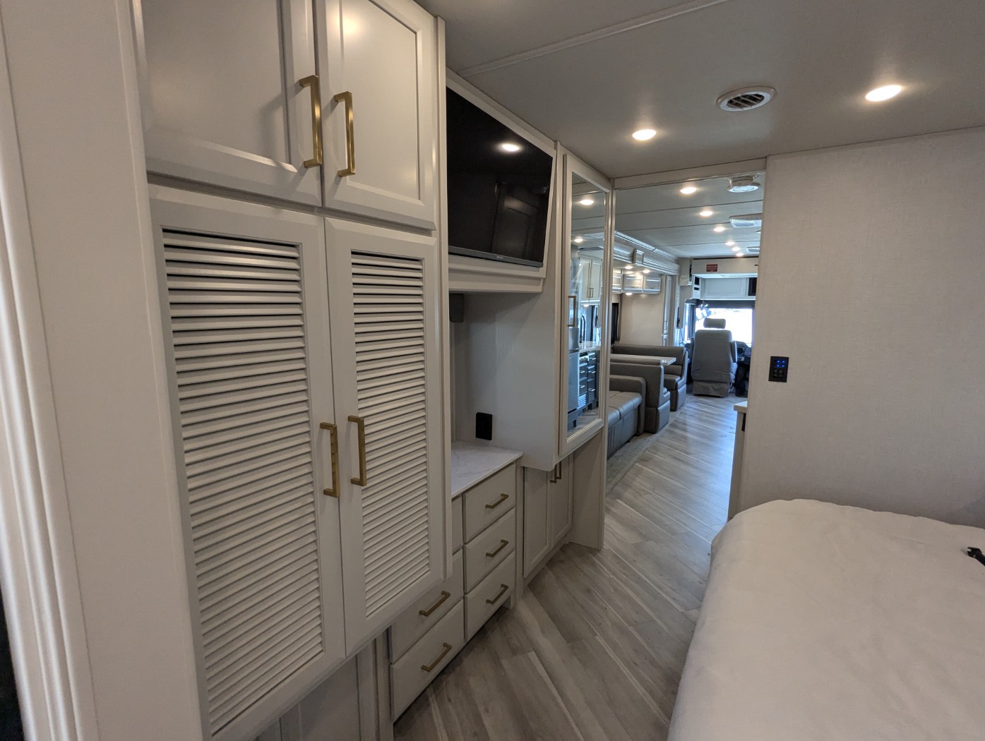 2026 Fleetwood Bounder 35K - Image 33