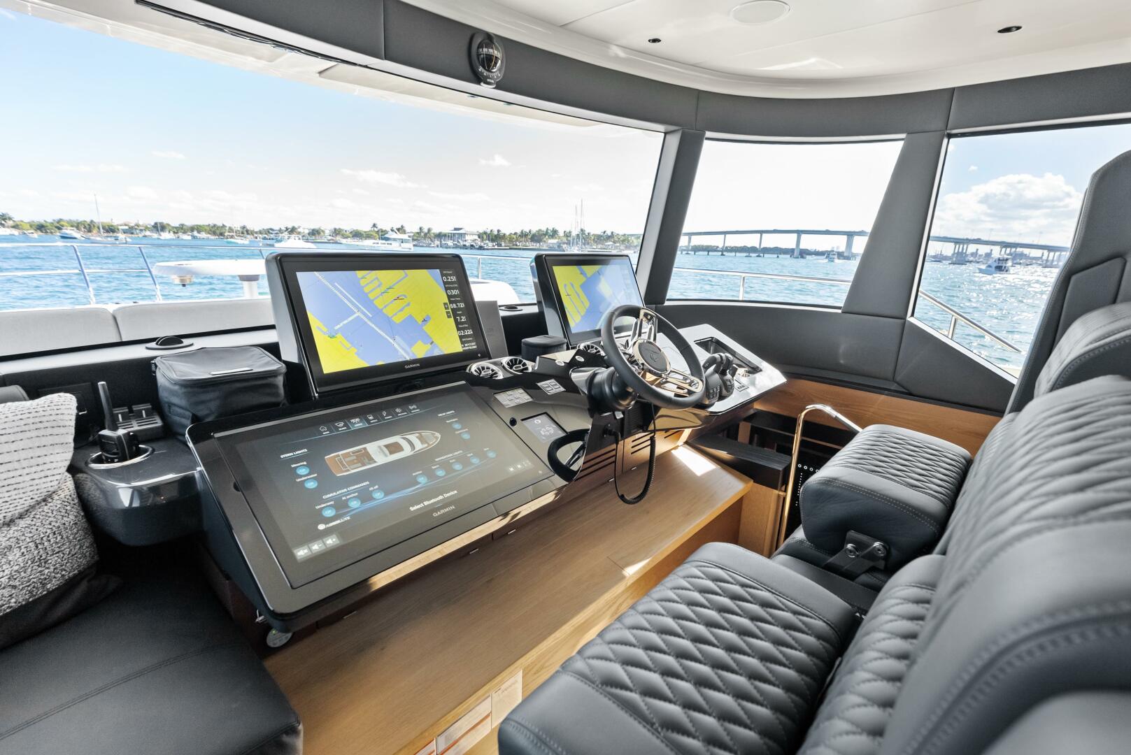 2025 Absolute 75 Navetta - Image 2