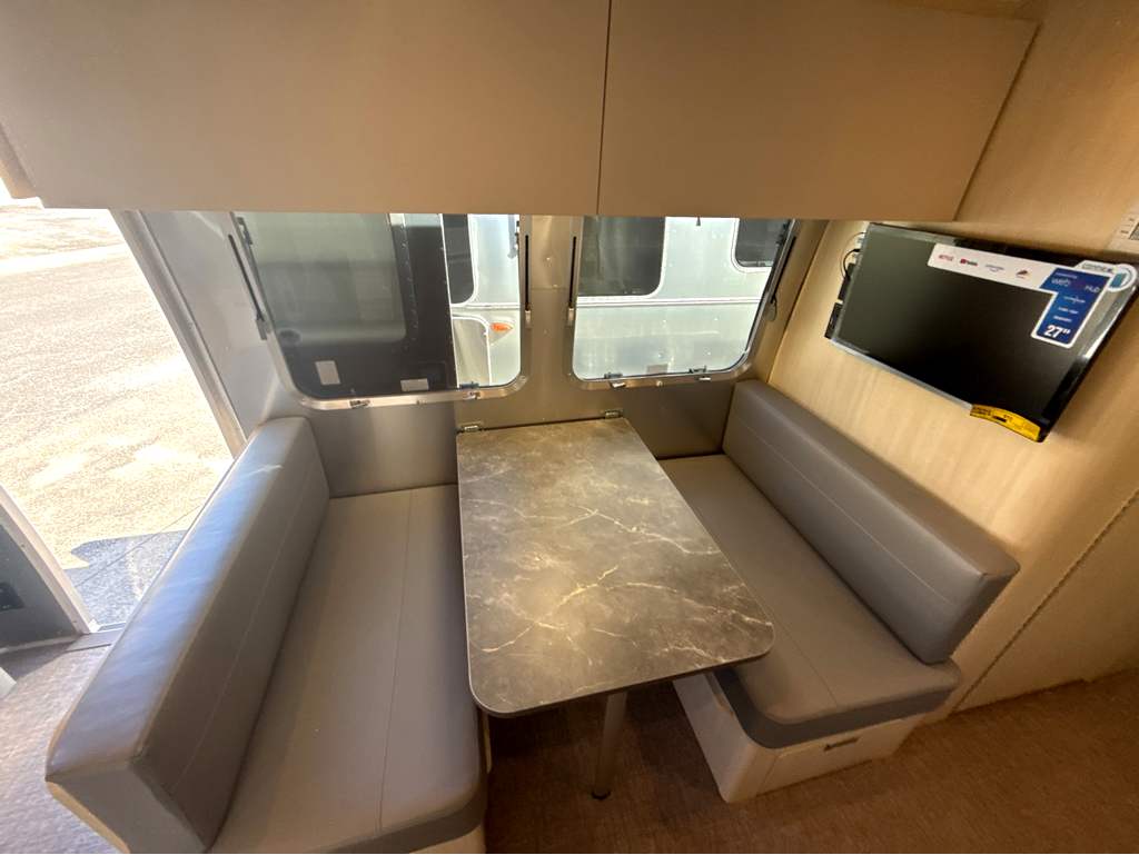 2026 AIRSTREAM FLYING CLOUD 28RBQ - Image 19