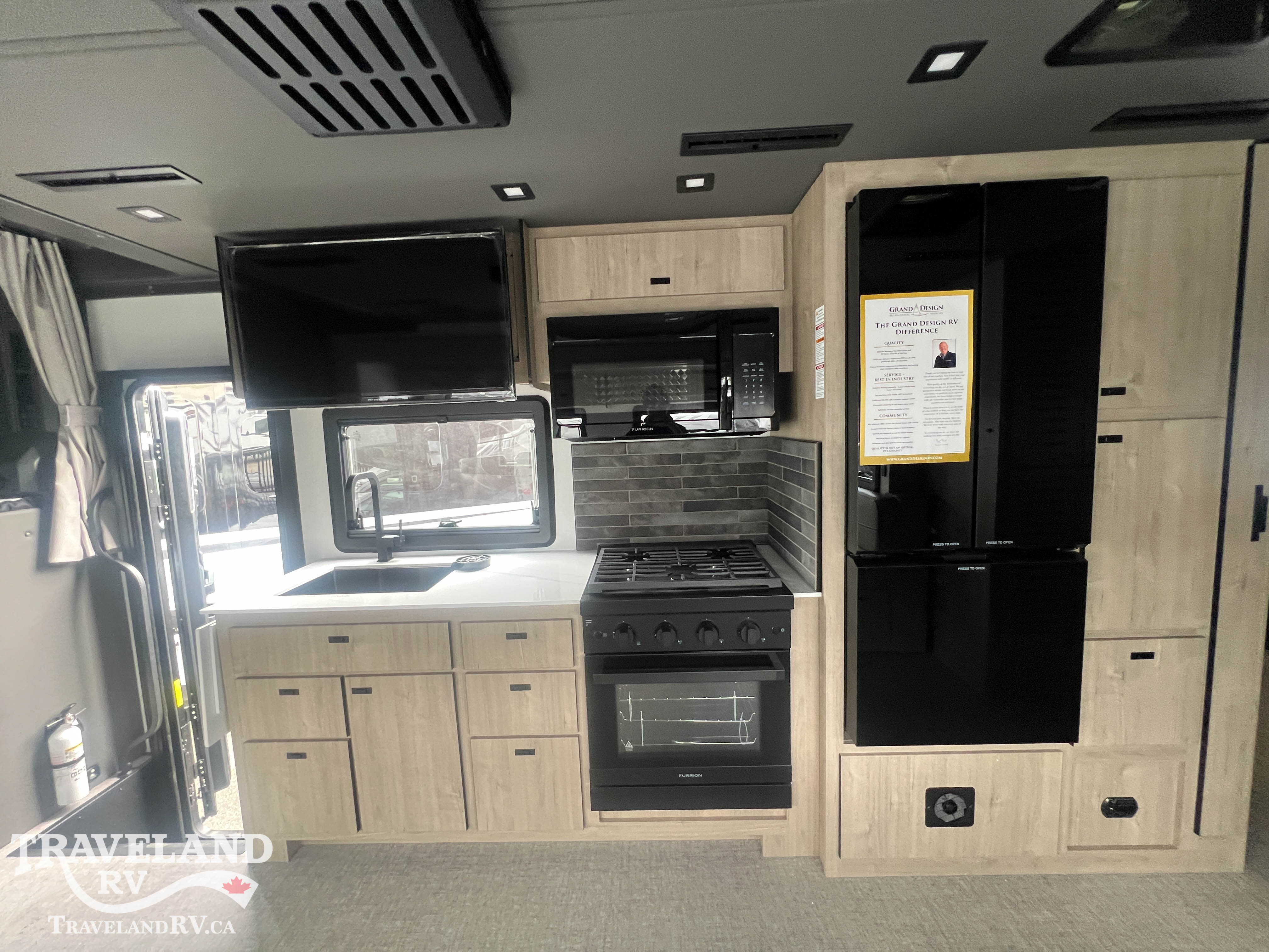 2027 Grand Design Lineage Series F 31ZW - Image 19