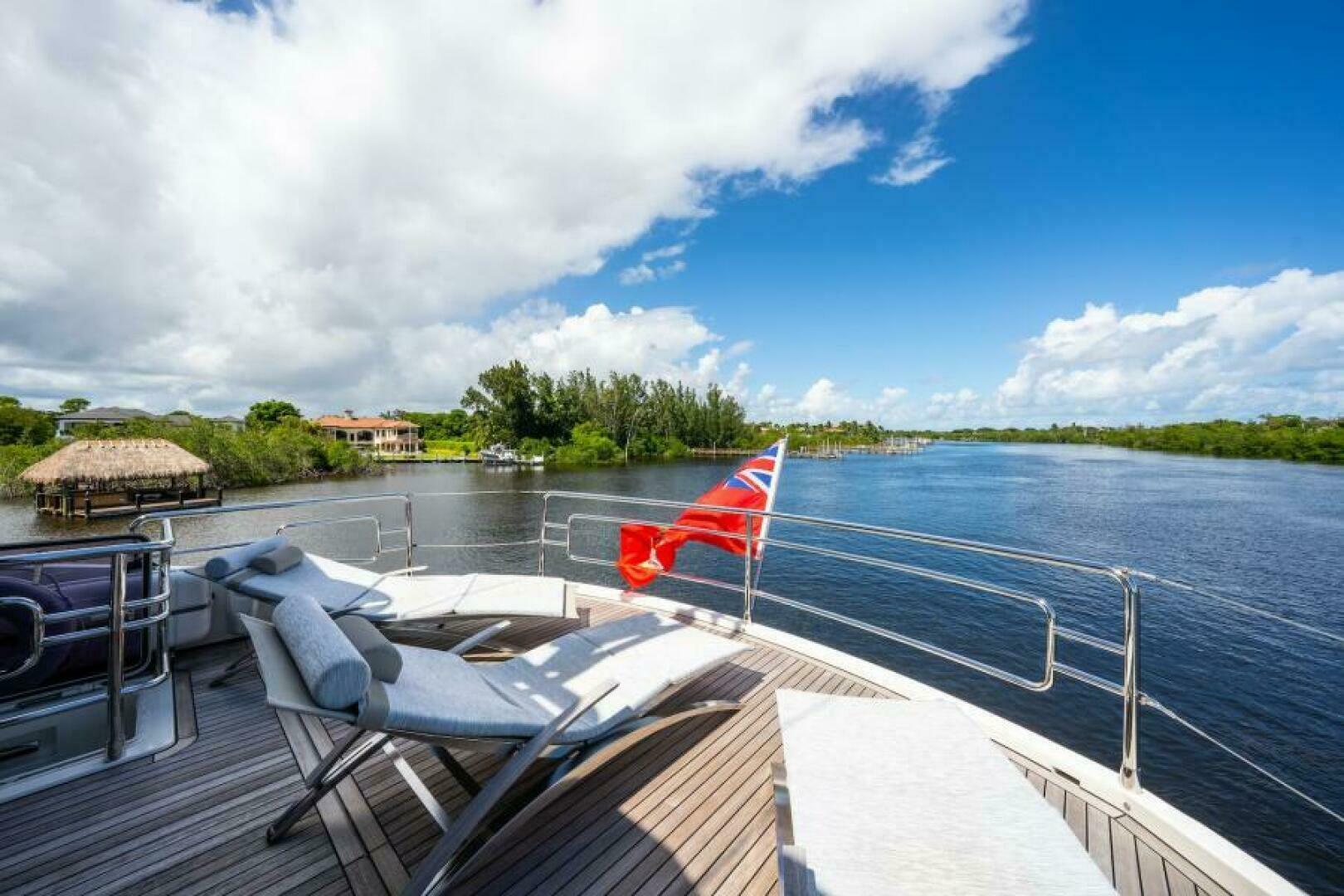 2015 Monte Carlo Yachts MCY86 - Image 39