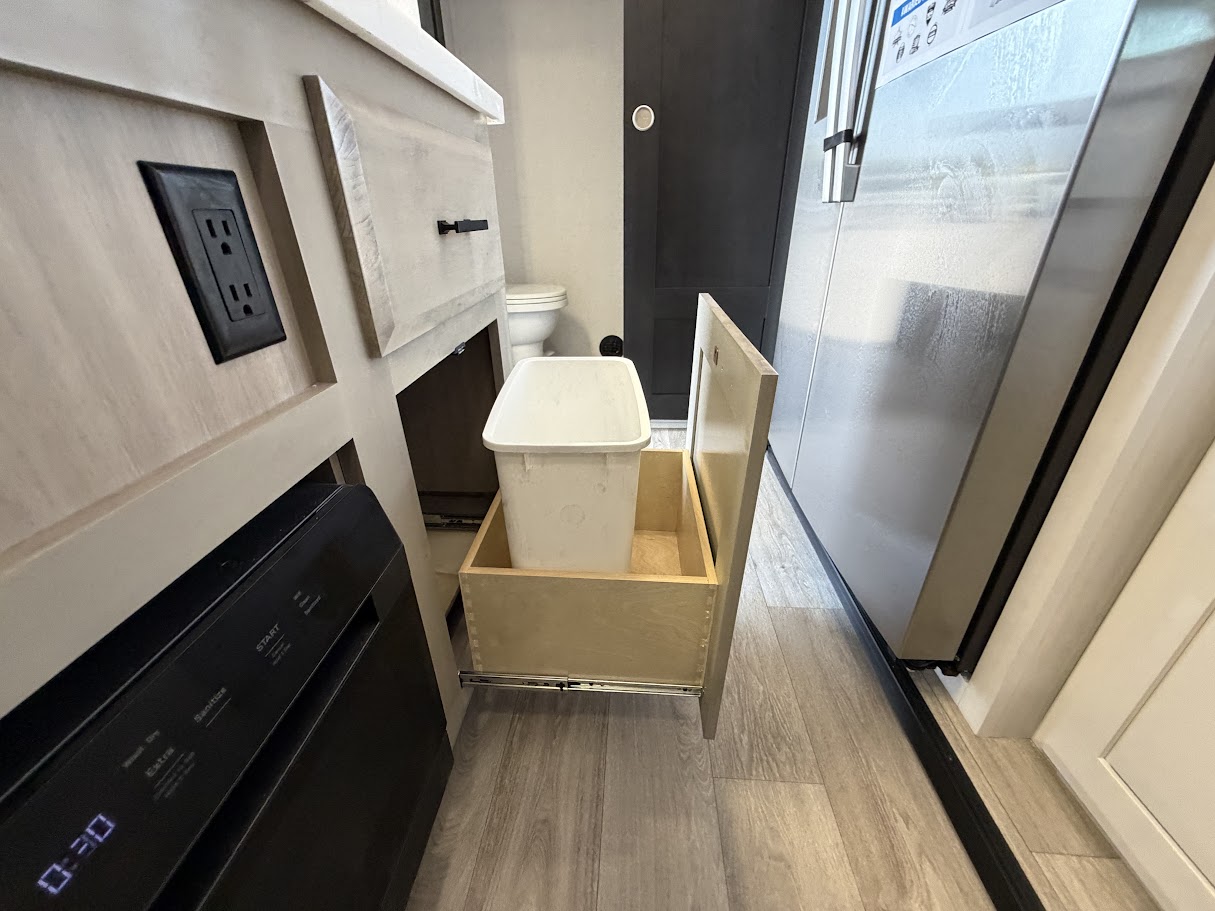 2027 JAYCO PINNACLE 39FLOK - Image 39