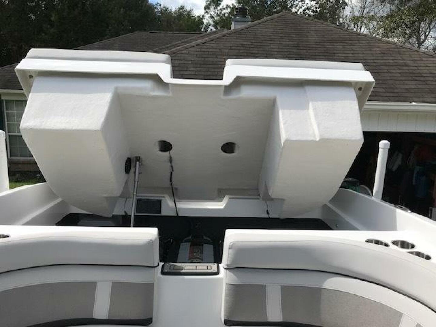 2018 Rinker 29QX - Image 9