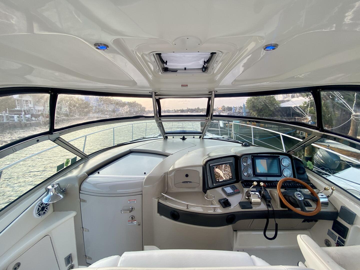 2005 Sea Ray 420 Sundancer - Image 13