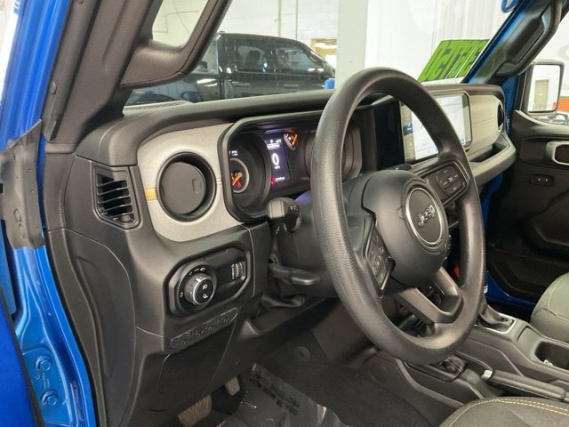2025 Jeep Gladiator Sport S 4x4 - Image 13