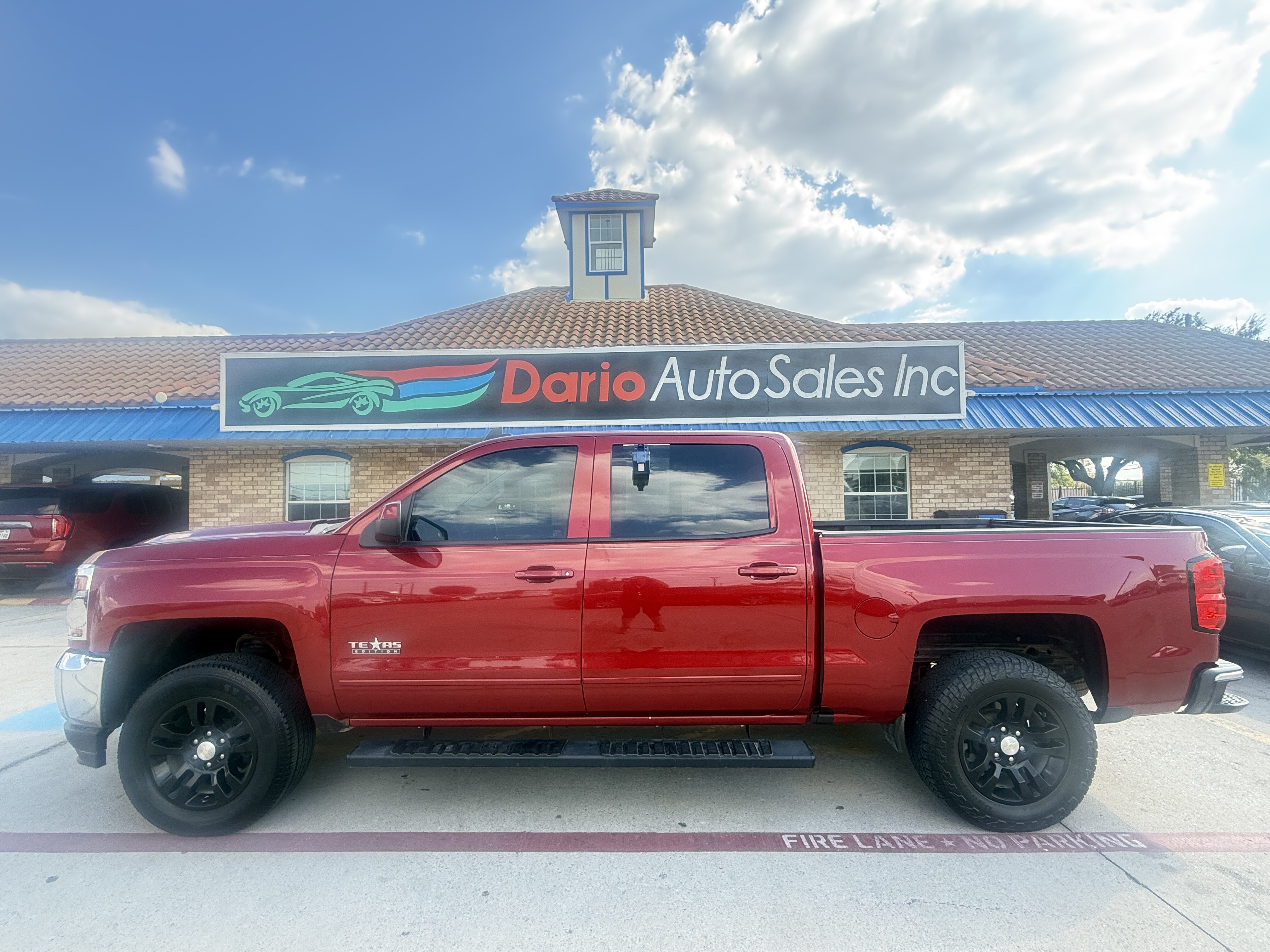 2018 Chevrolet Silverado 1500 Crew Cab LT 4WD - Image 3