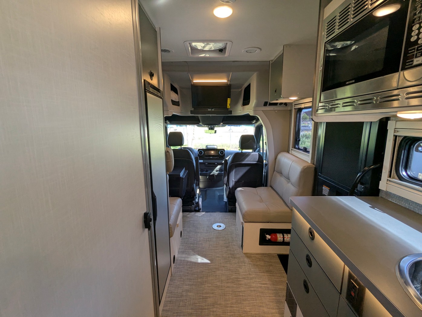 2026 Winnebago EKKO Sprinter 23B AWD - Image 21