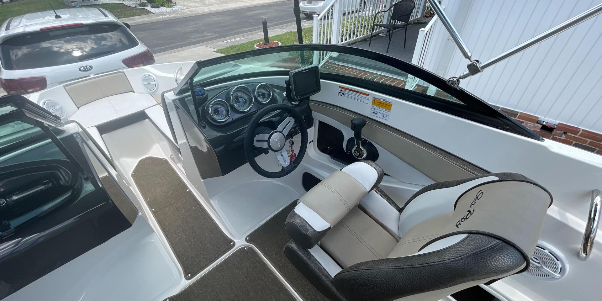 2015 Sea Ray 190 Sport - Image 13