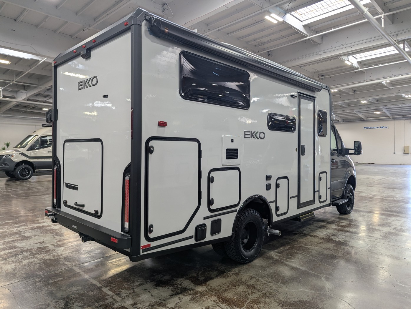 2026 Winnebago EKKO Sprinter 23B - Pop-Top AWD - Image 5
