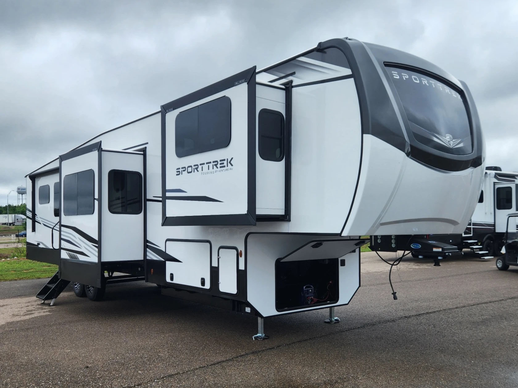 2026 VENTURE RV SPORTTREK 365VFL - Image 1