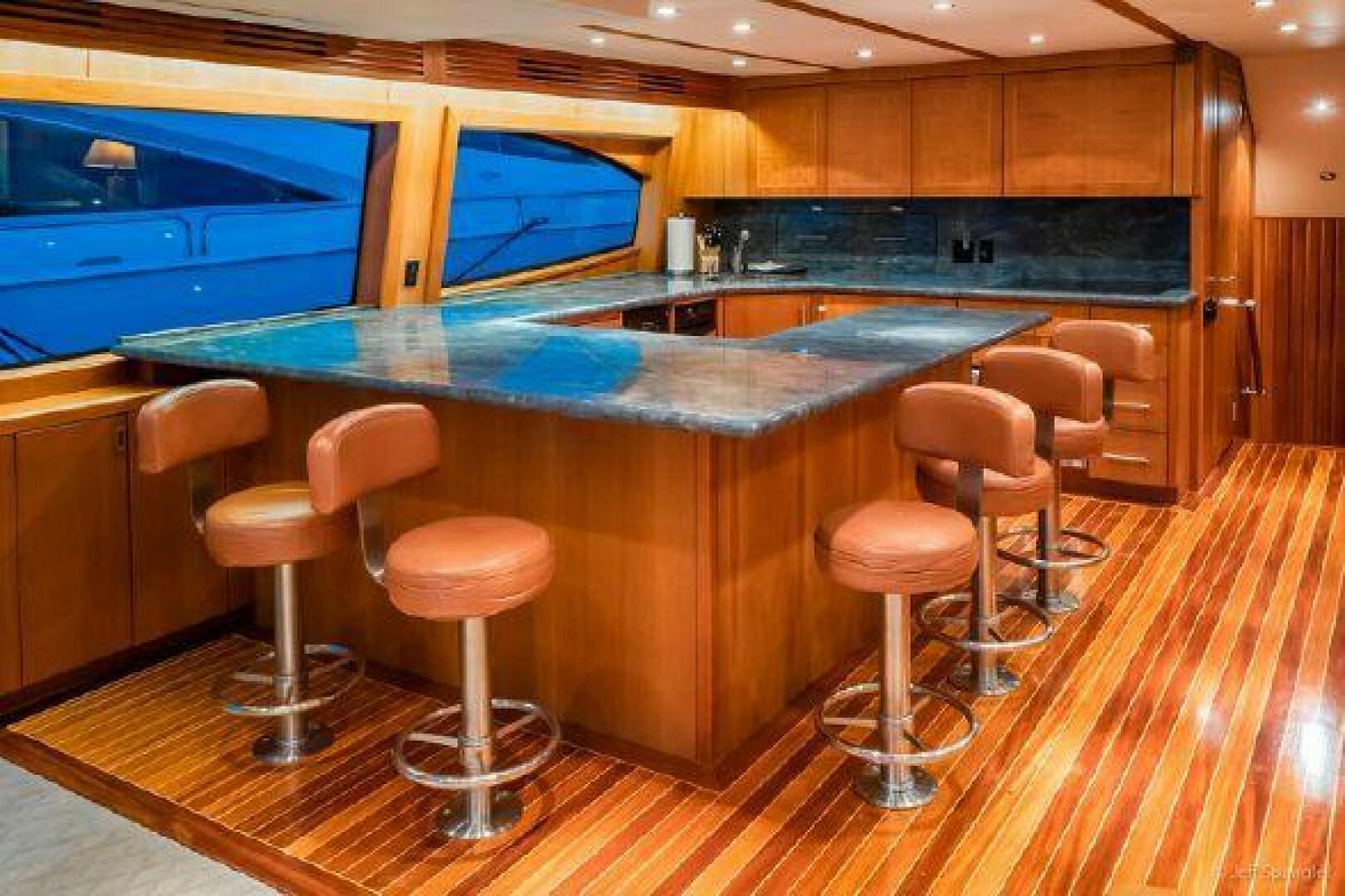 2008 Hatteras 77 Enclosed Bridge - Image 10