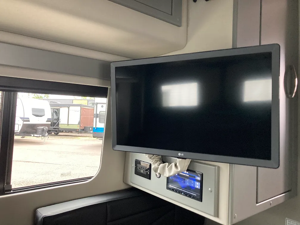 2024 Holiday Rambler Xpedition SL4E - Image 29