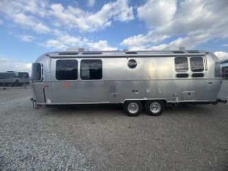 2027 AIRSTREAM FRANK LLOYD WRIGHT 28RBT - Image 5