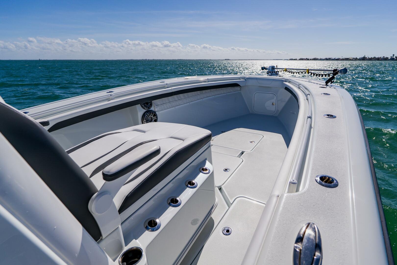 2025 Yellowfin 36 Offshore - Image 8