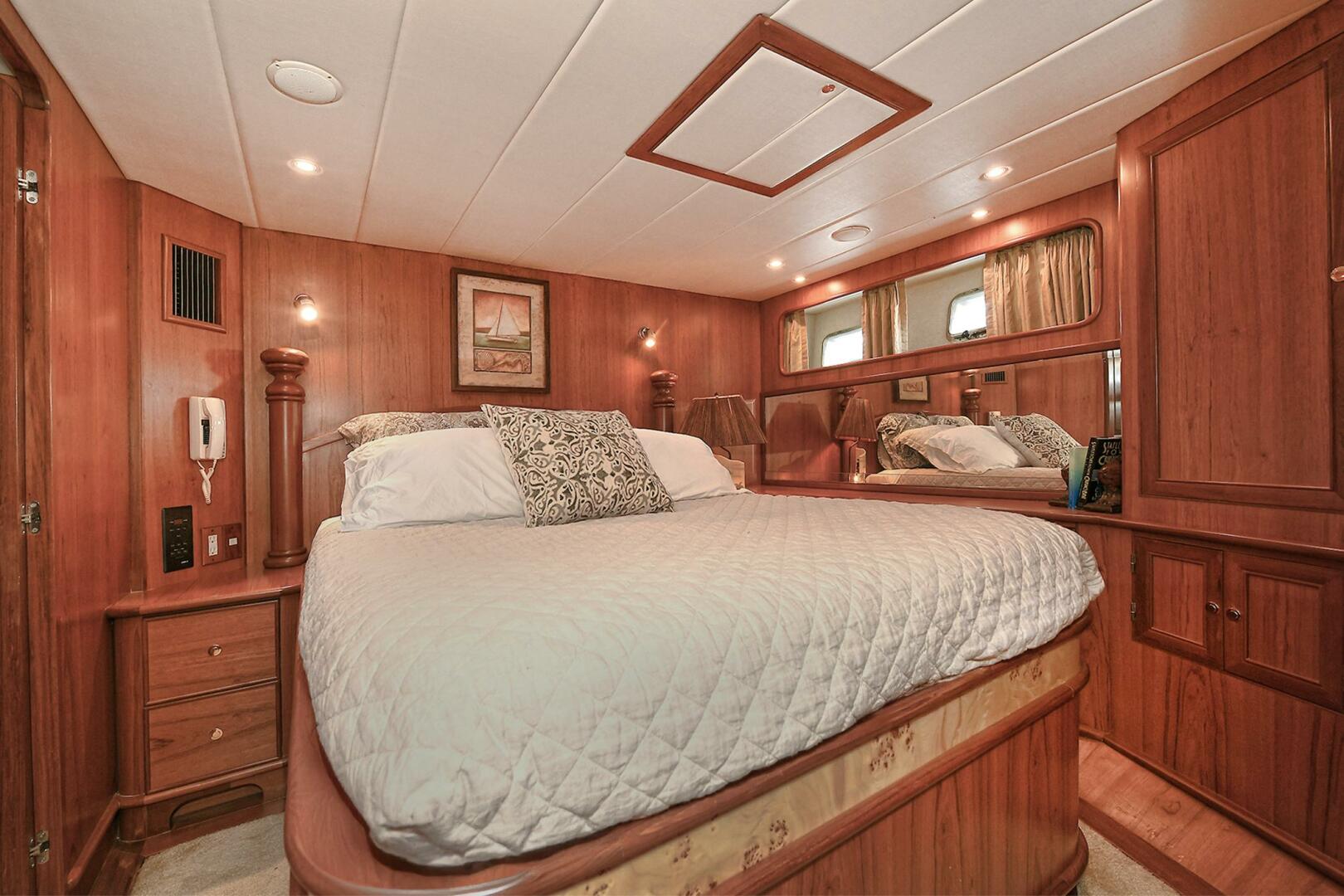 2002 Grand Alaskan Flushdeck - Image 36