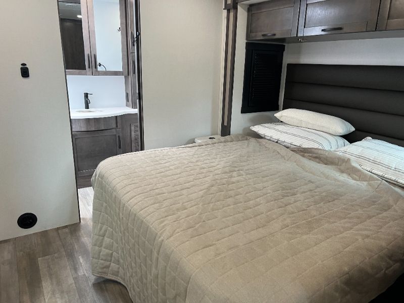 2026 Entegra Coach Vision XL 36C - Image 14