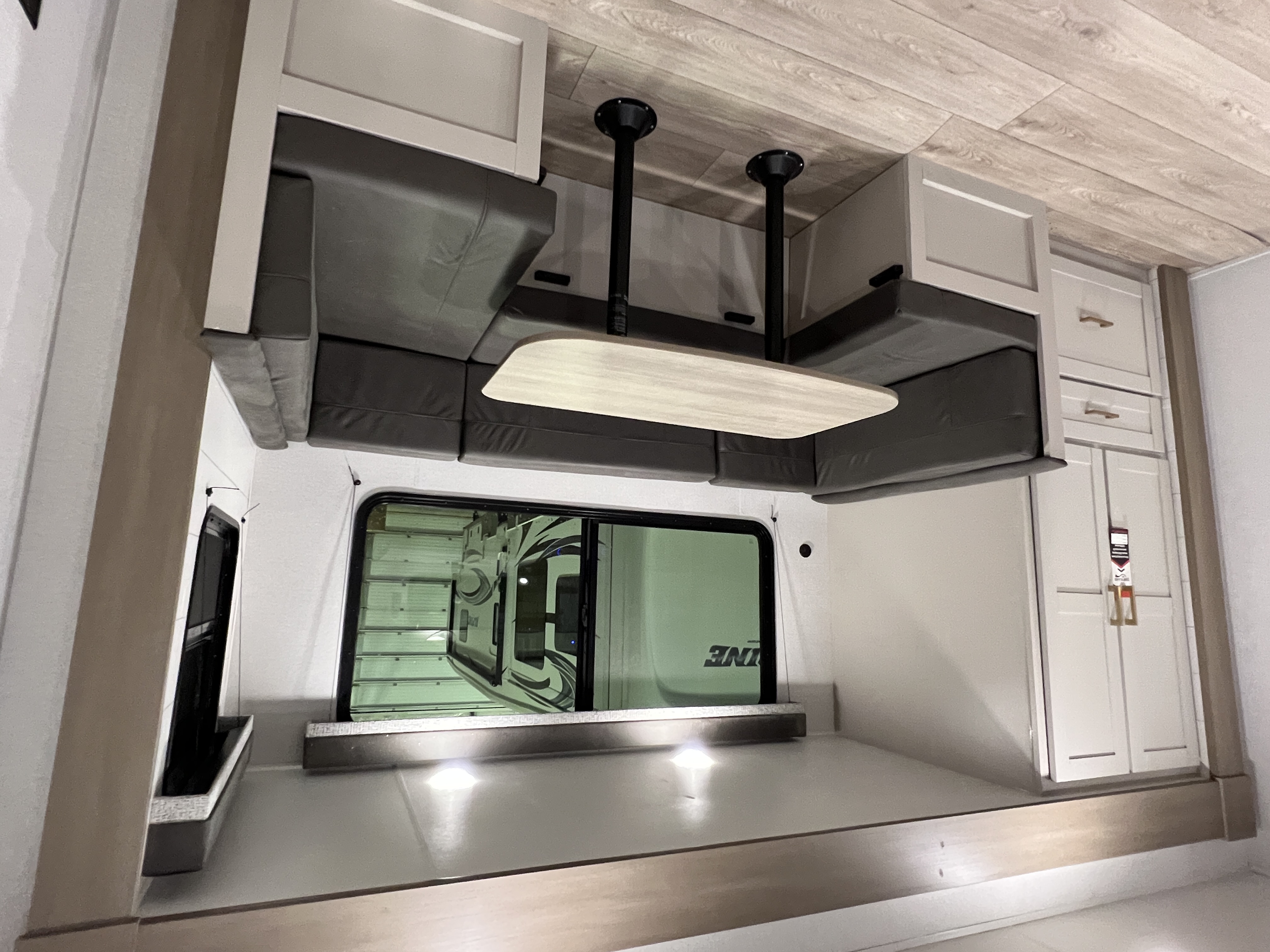 2027 Jayco Jay Flight SLX 245BHSW - Image 15