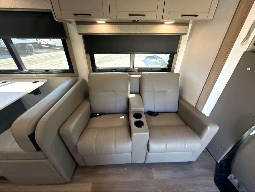 2027 JAYCO GREYHAWK 29MV - Image 15