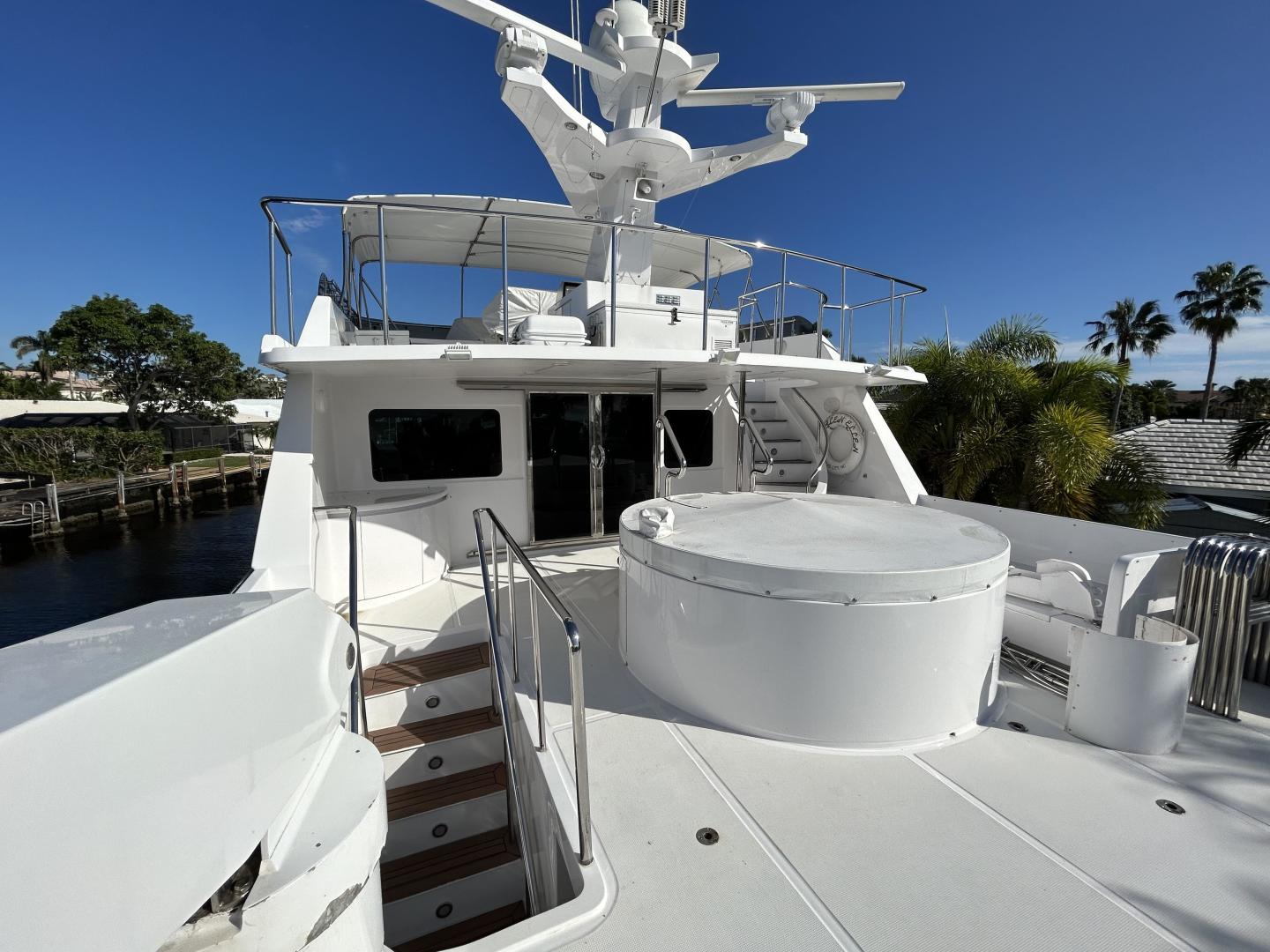 2002 President 100 Motor Yacht - Image 26