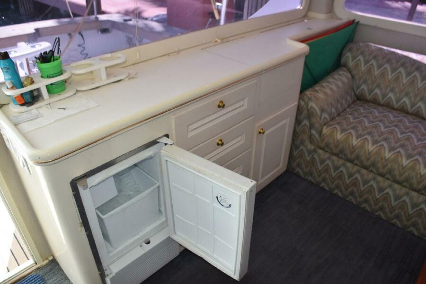 1990 Sunny Briggs Flybridge Sportfish - Image 9