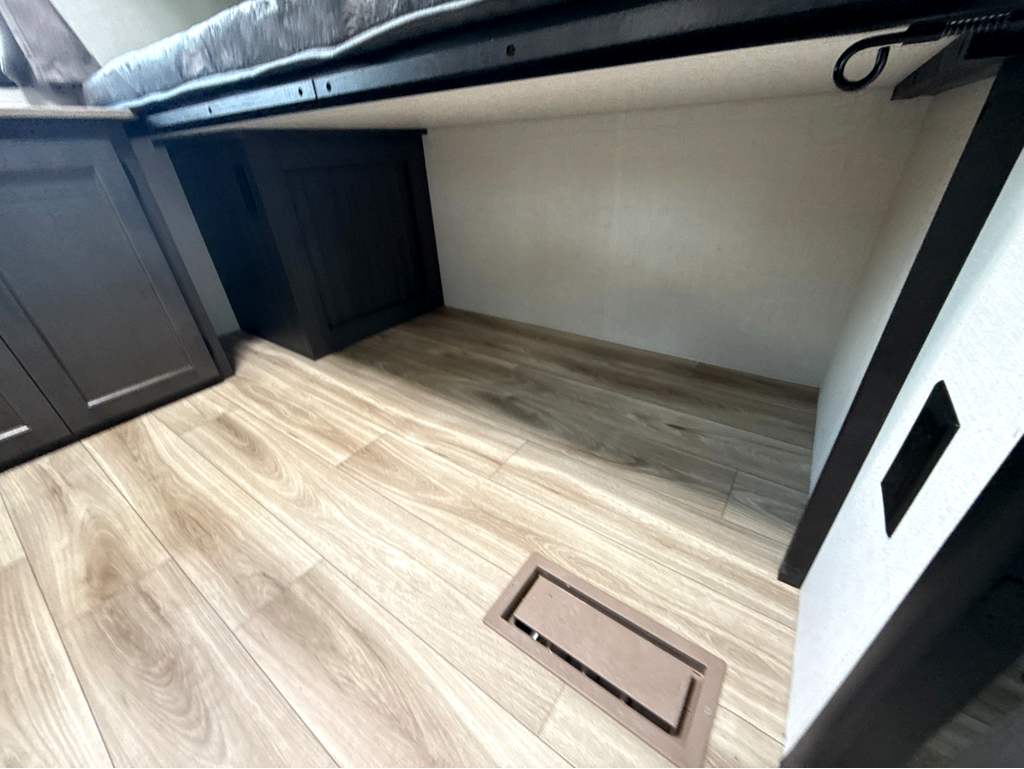 2026 VENTURE RV SPORTTREK 343VIB - Image 22