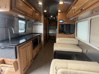 2021 AIRSTREAM CLASSIC 30RB - Image 3