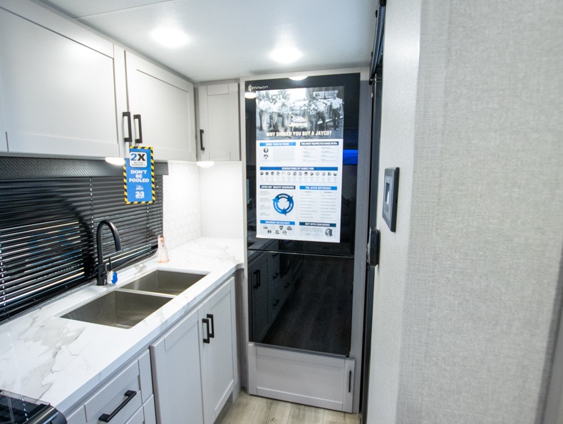 2026 Jayco Jay Feather 19MRK - Image 12